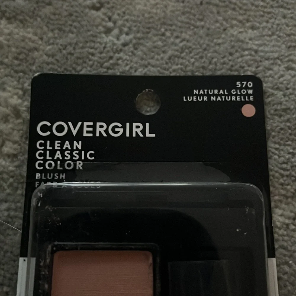 NWT Covergirl Clean Classic Blush 570 Natural Glow
